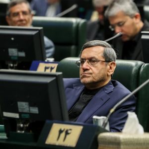قشقاوی: اروپا و آمریکا هزینه تقسیم کارشان را پرداخت خواهند کرد